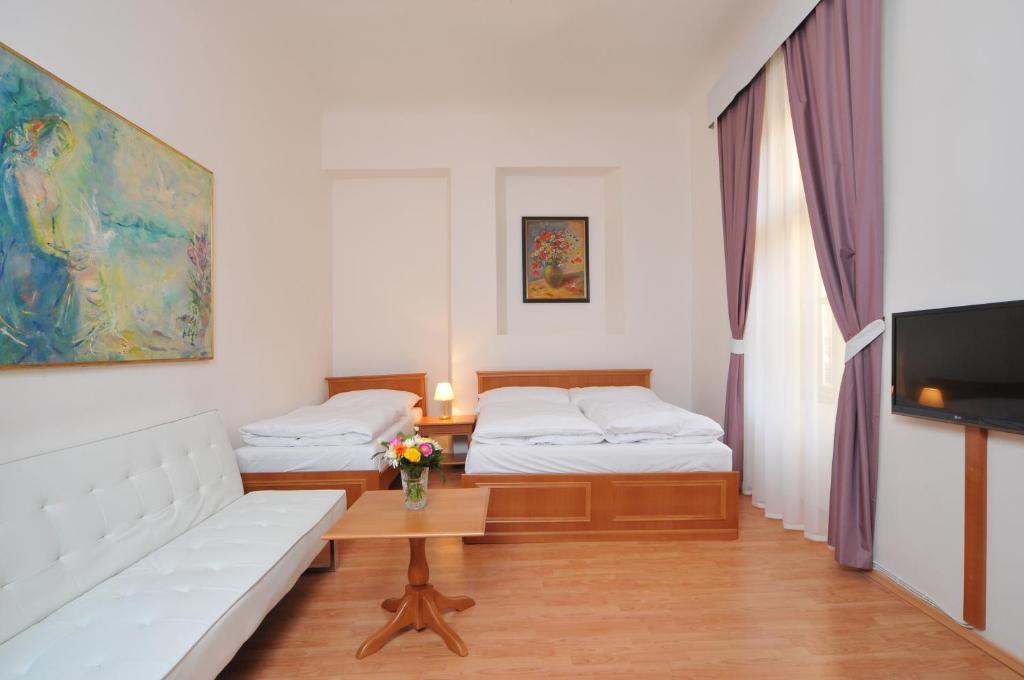 Apartment House Anenska Prague Room photo